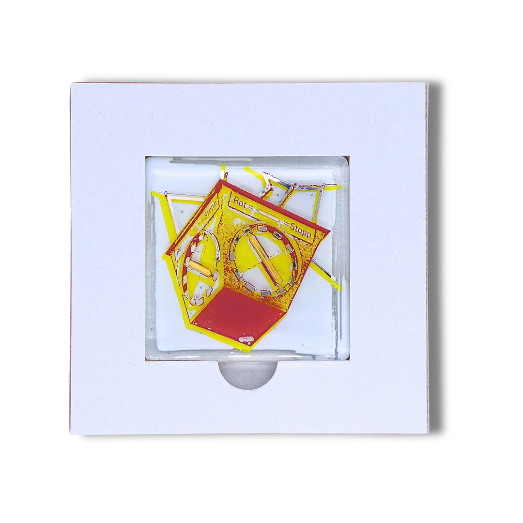 Edition 0/12. Pott Glas Gutschein-Potträt mit gelbem Heuer-Ampel-Motiv. Foto in Schmelzglas im Gutschein-Karten-Inlay, quadratisches Format.