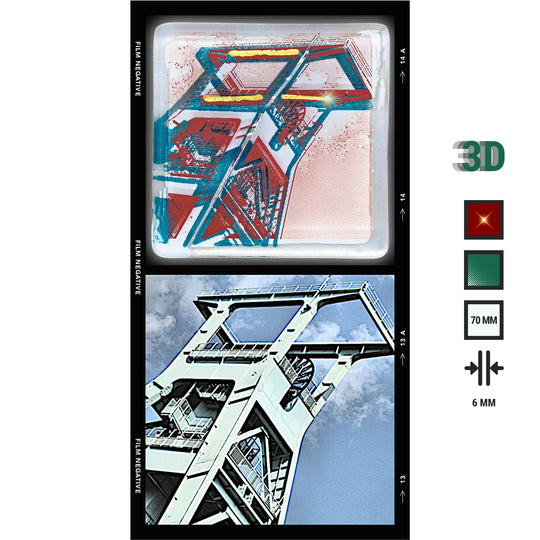 Edition 1/12. Pott Glas Potträt mit Förderturm-Motiv. Foto in Schmelzglas als Vorher-Nachher-Bildstreifen. Quadratisches Format mit 3D-FarbPop in Grün, inkl. Abmessungen.