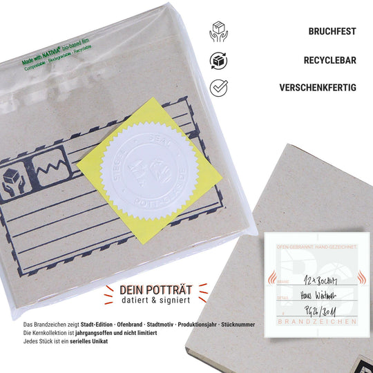Bochum Edition 11/12. Verpackungsansicht der versiegelten POTT GLAS Inlay-Karte mit geprägter Siegelplombe. Daneben das handgezeichnete Brandzeichen mit Editionsdaten, Datierung und Signatur. Hinweise: bruchfest, recycelbar und verschenkfertig.