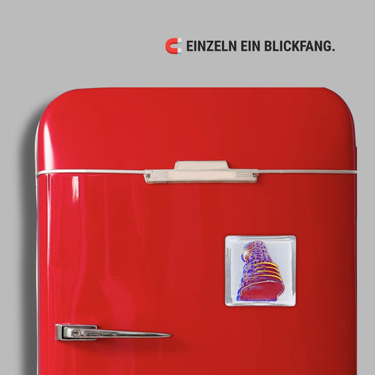 Bochum Edition 02/12. Zeigt das POTT GLAS Magnet-Potträt „Exzenterhaus“ in Blau mit Gold- und Platinakzenten auf einem roten Retro-Kühlschrank. Hinweis: „Einzeln ein Blickfang“.