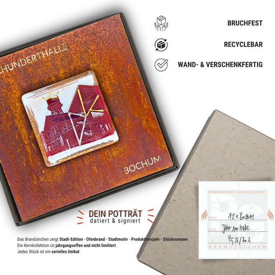 Edition 3/12. Verpackungsinfografik. Pott Glas Wand-Potträt mit Jahrhunderthalle-Motiv. Foto in Schmelzglas auf Roststahl. Quadratisches Format mit Gravur, wand- und verschenkfertig verpackt. Beiliegend ein Unikatskärtchen mit handgezeichnetem Brandzeichen.