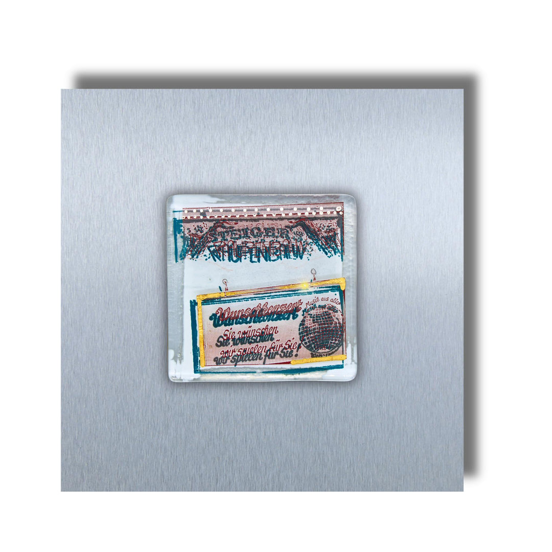 Edition 3/12. Pott Glas Wand-Potträt mit "Raupenbahn"-Motiv in Grün. Foto in Schmelzglas auf Edelstahl. Quadratisches Format ohne Gravur.