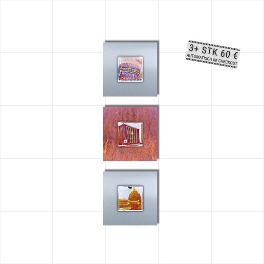 Edition 6/12. Vertikales 3er Pott Glas Wand-Potträt mit Bermuda3eck-,  Schauspielhaus- und Dampflok-Motiv. Abwechselnd auf Edelstahl und Roststahl. Quadratisches Format ohne Gravur. 3+ Set – ab 3 Stück nur 60 € pro Stück.