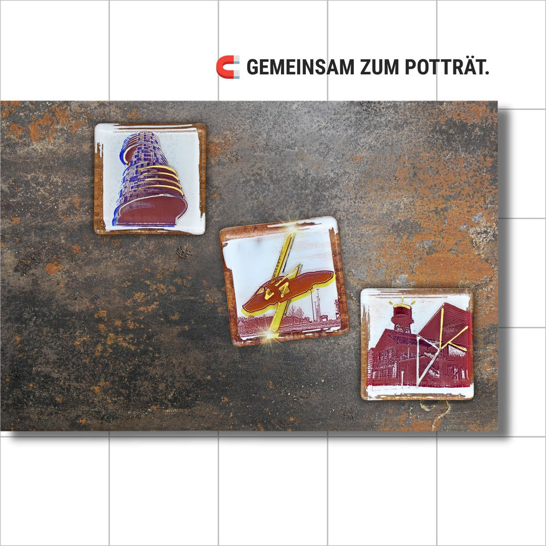 Bochum Edition 07/12. Zeigt drei POTT GLAS Magnet-POTTRÄTS auf einer Roststahl-Magnetwand: Exzenterhaus in Blau, Opel GT Denkmal in Gelb und Jahrhunderthalle in Rot. Hinweis: „Gemeinsam zum Potträt“.