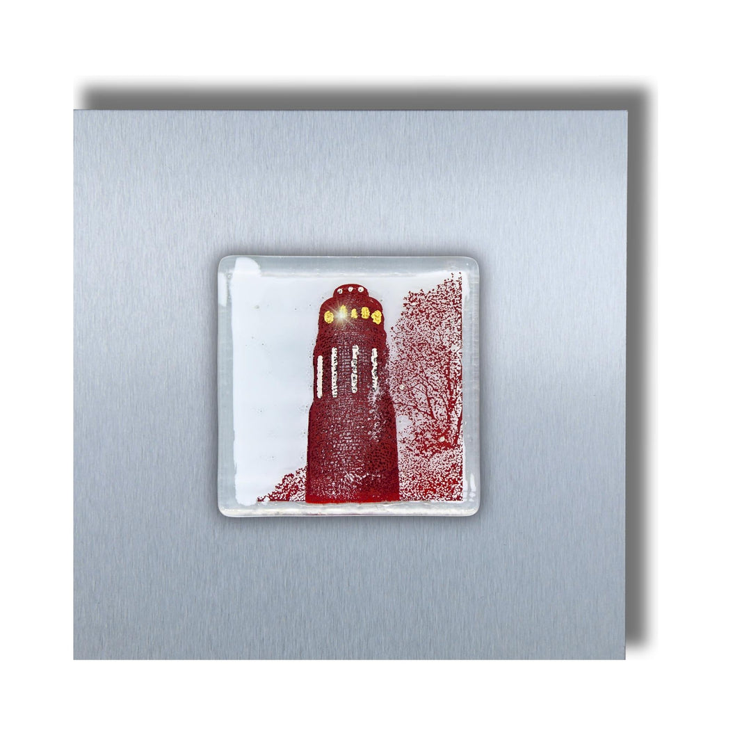 Edition 8/12. Pott Glas Wand-Potträt mit Stadtpark Bismarckturm-Motiv in Rot. Foto in Schmelzglas auf Edelstahl. Quadratisches Format ohne Gravur.
