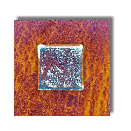 Edition 8/12. Pott Glas Wand-Potträt mit Stadtpark Baum-Motiv in Grün. Foto in Schmelzglas auf Roststahl. Quadratisches Format ohne Gravur.