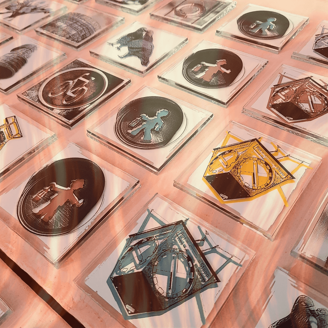 Story Link-Bild: "Pott & Glas Kultur neu gebrannt" – volle Ofenladung Pott Glas vor dem Brand.